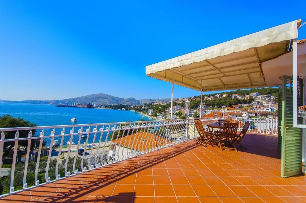 Three Bedroom Apartment With Amazing Sea View Trogir Buitenkant foto
