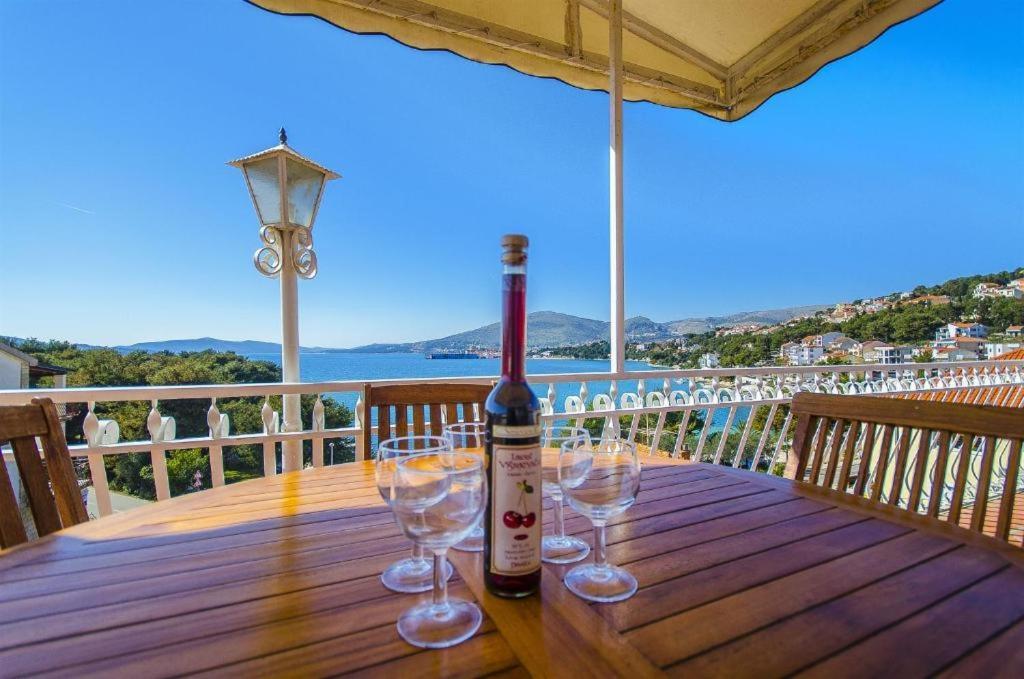 Three Bedroom Apartment With Amazing Sea View Trogir Buitenkant foto